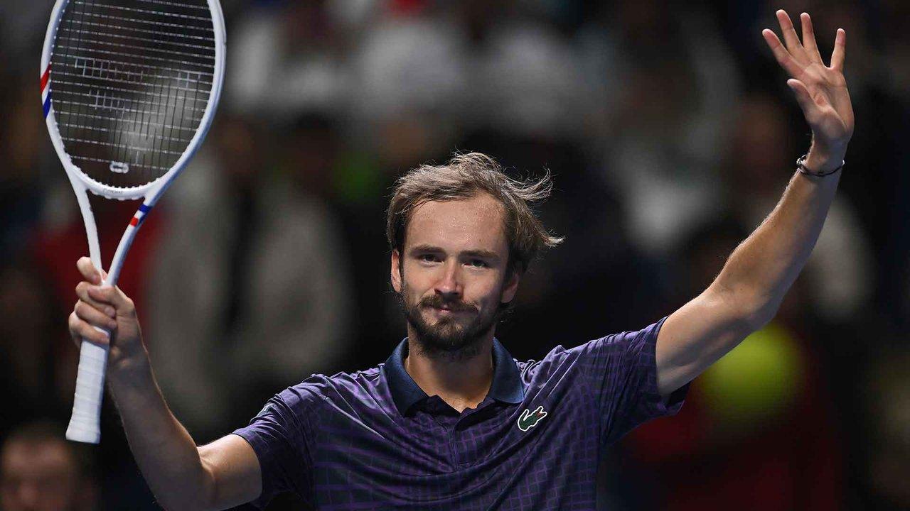 Medvedev le ganoacute Moutet y se quedoacute con el ATP de Almaty