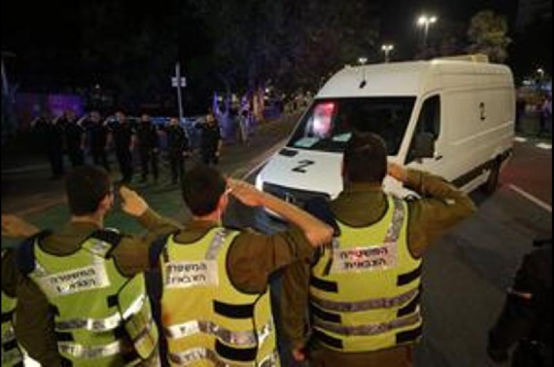 Hamaacutes halloacute el cuerpo de un reheacuten israeliacute en Gaza y lo entregaraacute ldquocuando lo permitan las condiciones