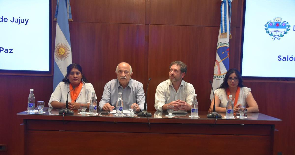 Firmaron un convenio de cooperacioacuten para  aplicar programa de eficiencia energeacutetica