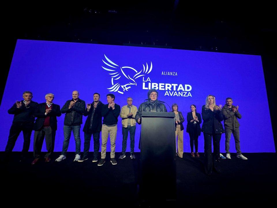 Javier Milei define la ldquoreconfiguracioacutenrdquo del Gabinete en funcioacuten de los resultados electorales del domingo