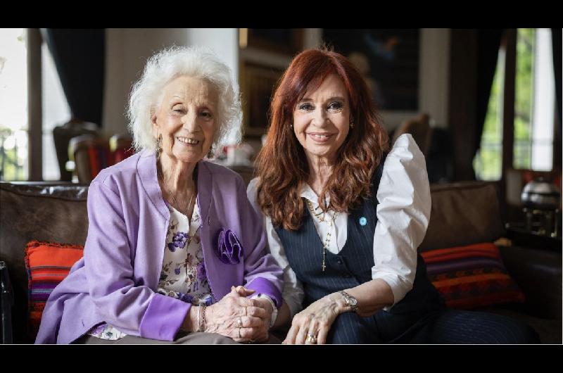 El saludo de Cristina Kirchner a Estela de Carlotto por sus 95 antildeos- ldquoTransformoacute su dolor en obra colectivardquo