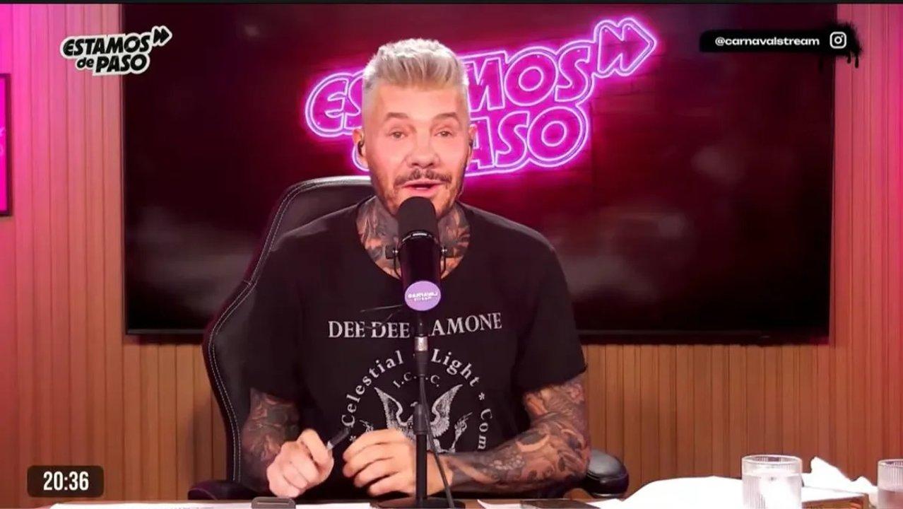 iexclPapeloacuten total Marcelo Tinelli mostroacute sus partes iacutentimas en streaming