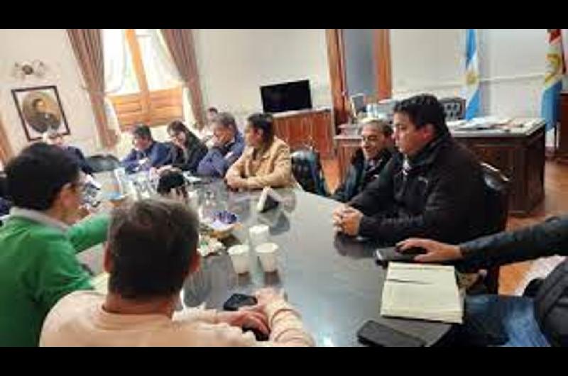 El Gobierno de Milei ya decidioacute que despueacutes de la eleccioacuten iraacute por los aumentos de las paritarias