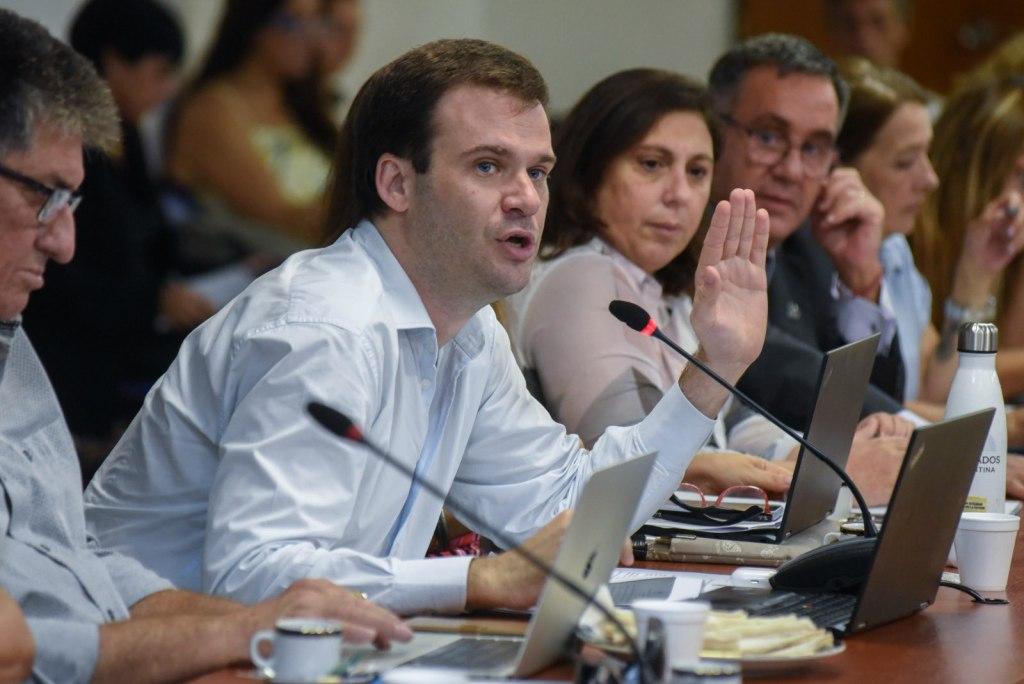 Juan Manuel Loacutepez de la Coalicioacuten Ciacutevica- ldquoCristina y Milei comparten algo- son autoritariosrdquo