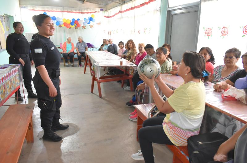 En Palpalaacute capacitan a los adultos mayores para la prevencioacuten y deteccioacuten de estafas virtuales