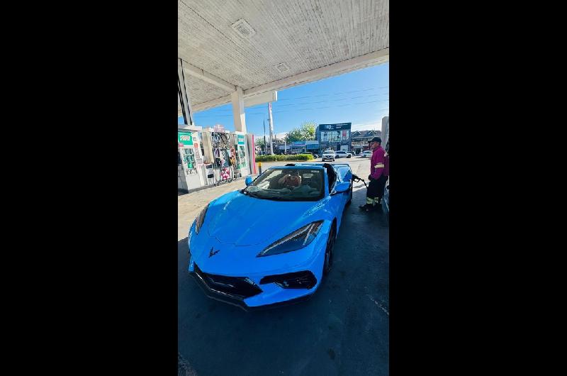 Llega al paiacutes el Corvette de Sylvester Stallone mientras que ldquoRocky el musicalrdquo arrasa en Buenos Aires