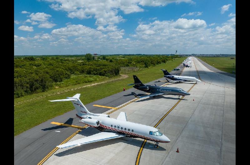 Inusual despliegue de aeronaves privadas en Ezeiza