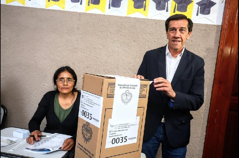 Jujuy va a las urnas con favoritismo del oficialismo provincial y la duda de quieacuten se queda la tercera banca