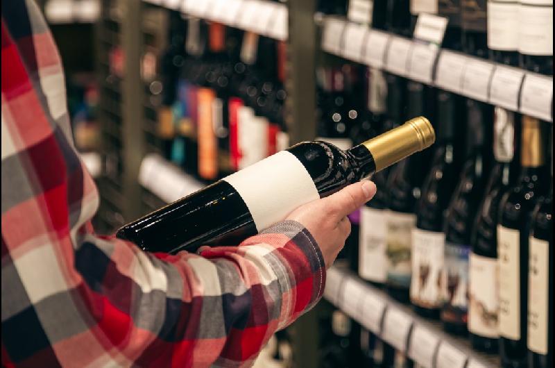 iquestA queacute hora se pueden comprar bebidas alcohoacutelicas en supermercados bares y restaurantes