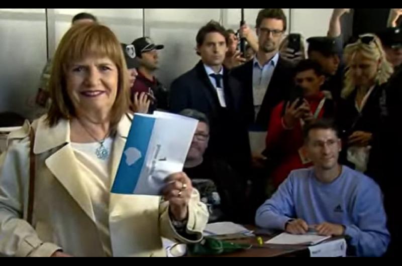 Bullrich votoacute en La Rural y dio un panorama sobre el post eleccioacuten- ldquoEl lunes va a ser igual que el viernesrdquo