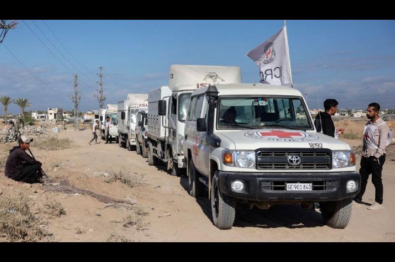 Israel permite que equipos de la Cruz Roja y egipcios busquen cuerpos de rehenes en Gaza