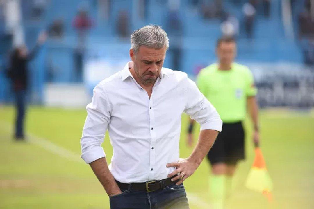 Lucas Pusineri dejoacute de ser el entrenador de Atleacutetico Tucumaacuten
