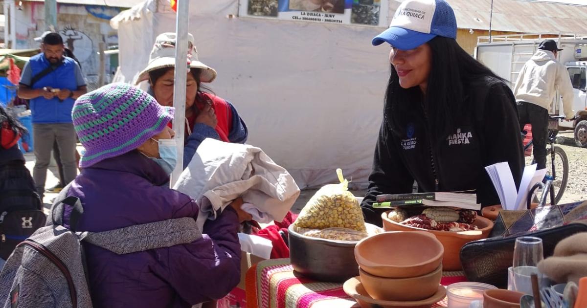 Feria de Todos los Santos y preparativos para recordar a los fieles difuntos