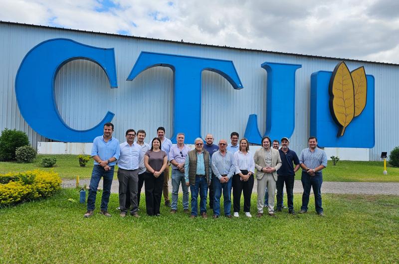Autoridades de la Mesa de Enlace visitaron la Cooperativa de Tabacaleros de Jujuy