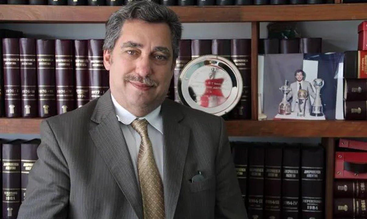 Daniel Kiper candidato a presidente en River- ldquoEsta gestioacuten le mete la mano en el bolsillo al sociordquo