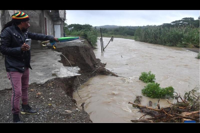 Huracaacuten Melissa EN VIVO- Categoriacutea 3 toca tierra en Cuba con vientos de 193 kmh hay 7 muertos