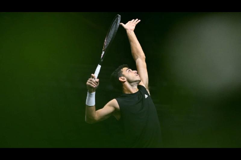 Sufridiacutesimo triunfo de Ceruacutendolo para meterse en los octavos de final del Masters 1000 de Pariacutes