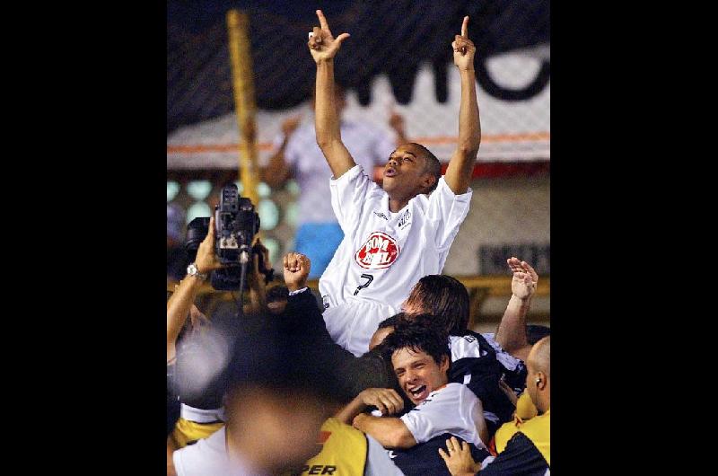 Robinho habloacute desde la caacutercel- ldquoNo tengo privilegios como y duermo igual que los demaacutesrdquo