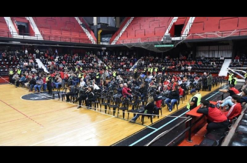 Newellrsquos suspendioacute la Asamblea Ordinaria y crece la tensioacuten poliacutetica por el balance