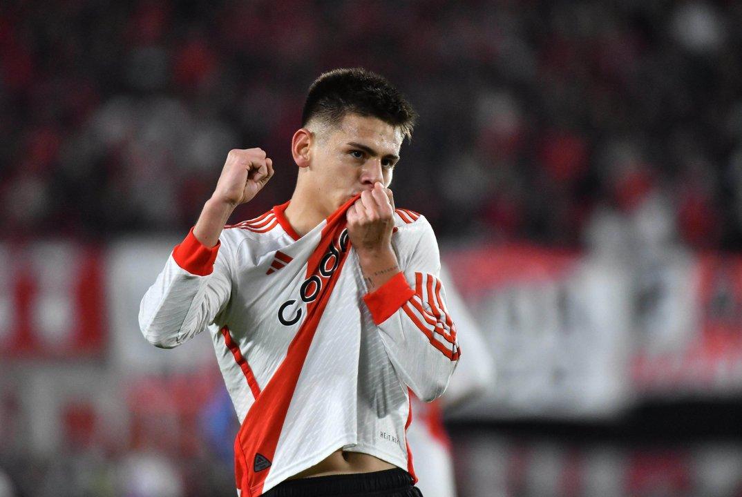 Echeverri mostroacute su descontento y reavivoacute los rumores de una posible vuelta a River