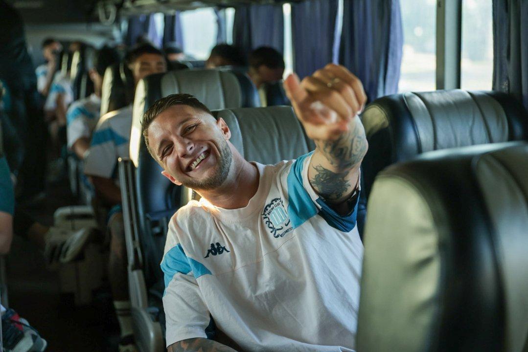 VIDEO- El impresionante recibimiento de los hinchas de Racing en Avellaneda