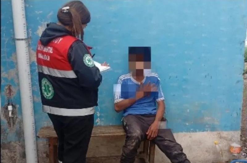 Intentoacute robar el celular a una joven y vecinos lo lincharon