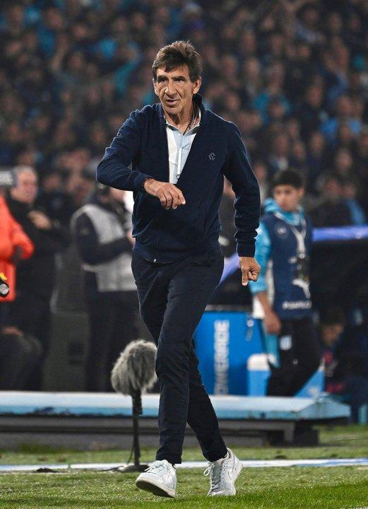 Gustavo Costas dolido tras la derrota de Racing- ldquoDefraudeacute a mi genterdquo