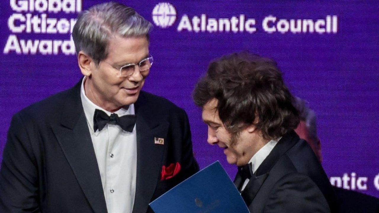 Javier Milei le agradecioacute a Scott Bessent tras el triunfo electoral y anticipoacute que volveraacute a la Argentina