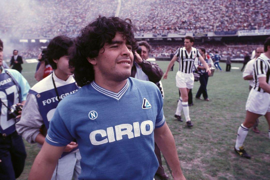 El Napoli recordoacute a Maradona con un emotivo homenaje