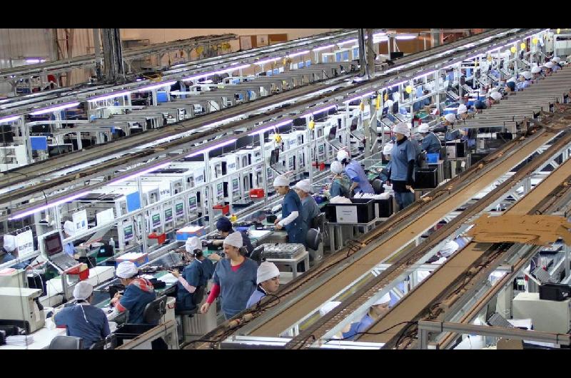 El Gobierno quiere aprobar la reforma laboral en diciembre y pediraacute que empresas apoyen tomando gente