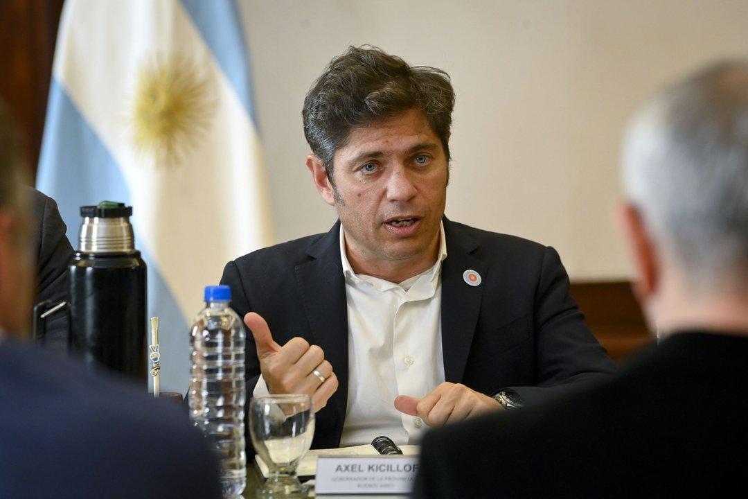 Axel Kicillof busca contener a los intendentes que piden romper con La Caacutempora 