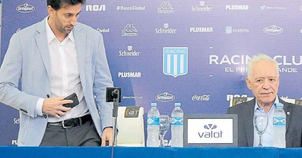 iquestPalo para Milito El agradecimiento de Viacutector Blanco al plantel y al cuerpo teacutecnico de Racing
