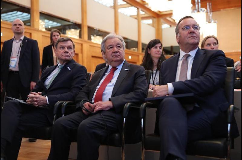 El ministro de Asuntos Exteriores alemaacuten reafirma su apoyo a la soberaniacutea y la estabilidad del Liacutebano