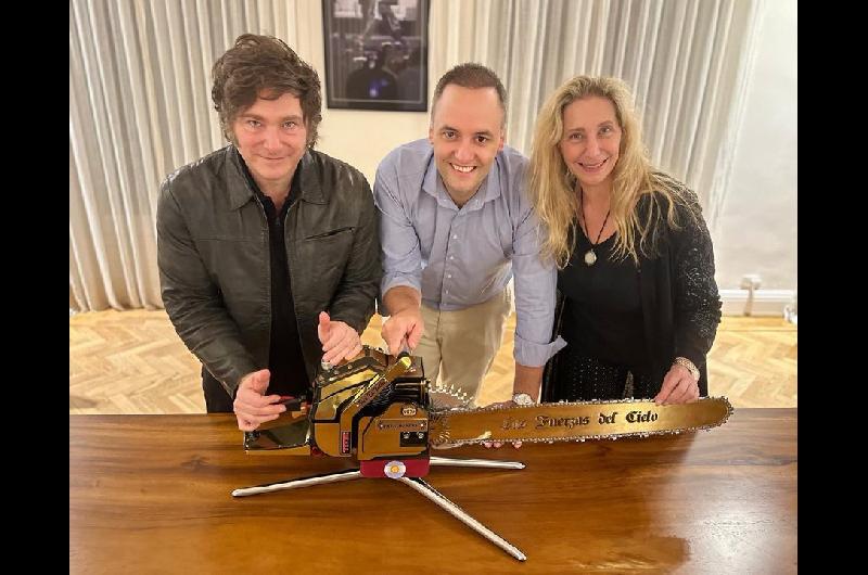 Gabinete ldquopurordquo- Milei reconfigura su equipo con Adorni como Jefe y Caputo adentro dejando al PRO sin lugares