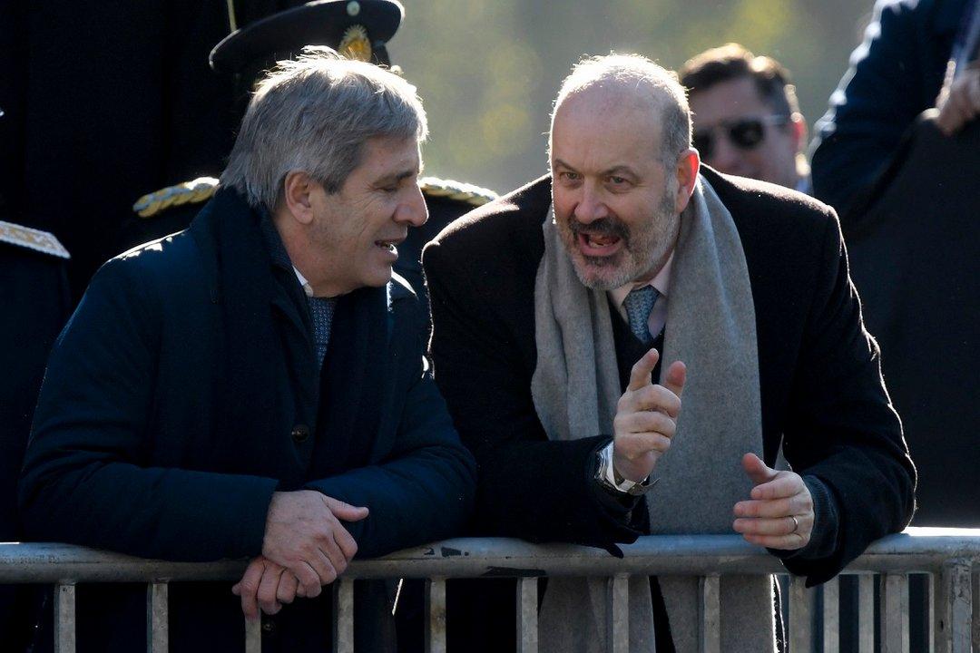 El Gobierno avanza con una agresiva agenda de privatizaciones de empresas clave de transporte y energiacutea