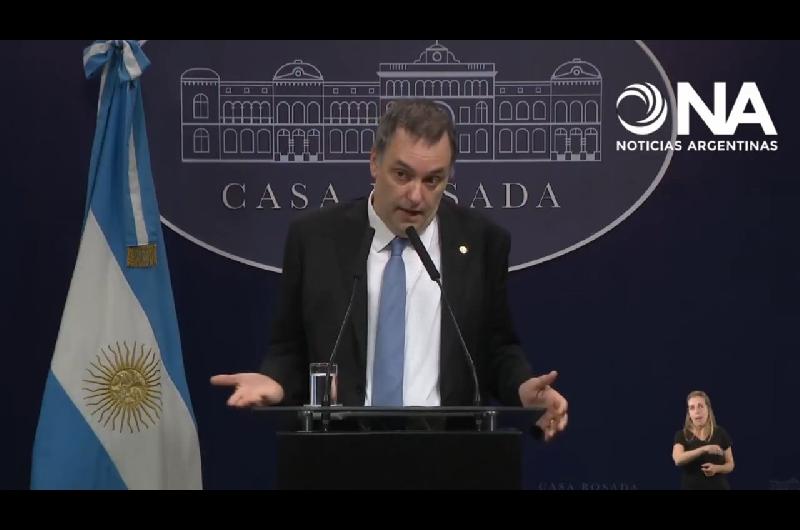 iquestQueacute estudio Manuel Adorni nuevo Jefe de Gabinete de Javier Milei