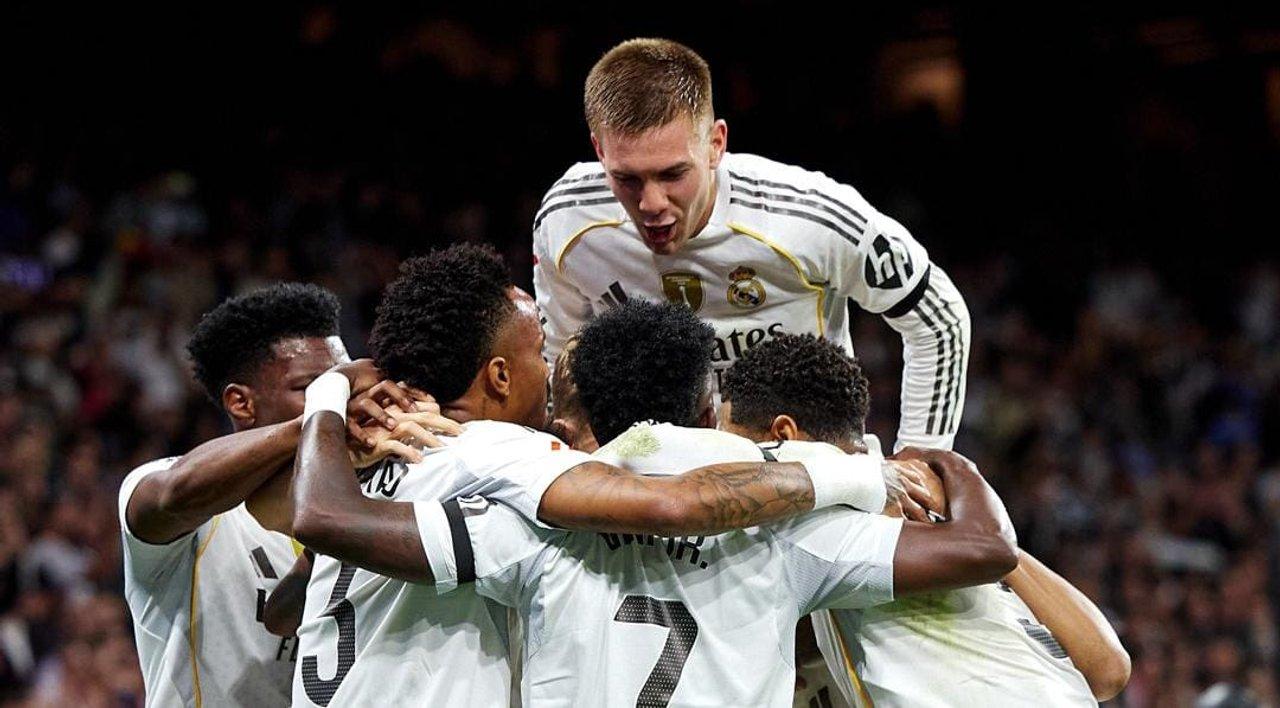 Real Madrid aplastoacute 4-0 al Valencia y se mantiene firme en la cima de La Liga