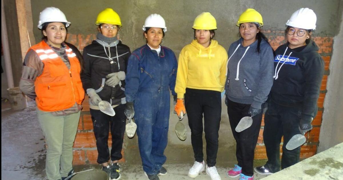 En La Quiaca dictan talleres de capacitacioacuten en albantildeileria y herreriacutea