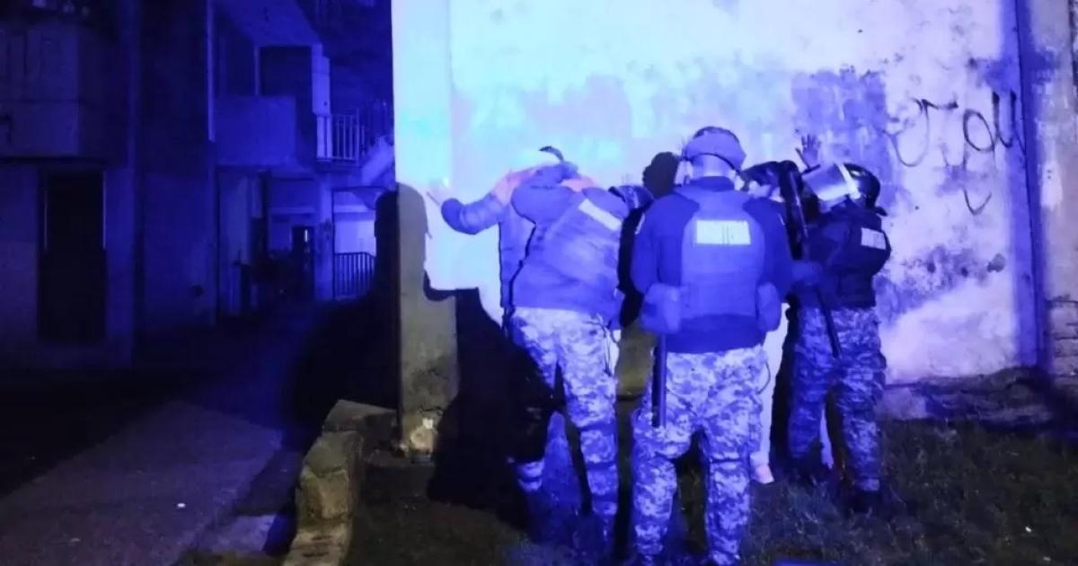 Detuvieron a una pareja con cocaiacutena en Barrio Cuyaya