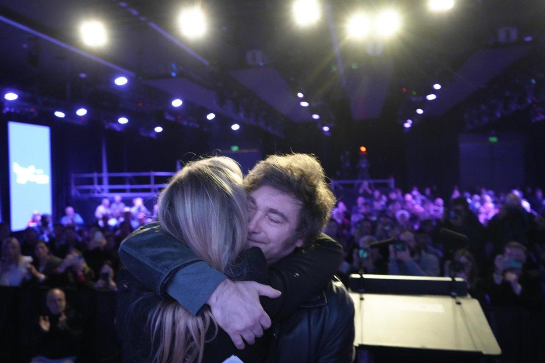 Milei consiguioacute una foto con los gobernadores e hizo cambios en el Gabinete para ordenar la interna