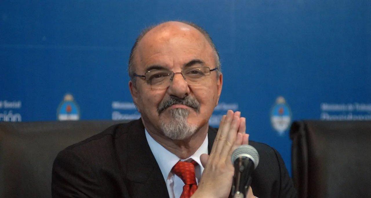 Carlos Tomada advirtioacute que no es el momento adecuado para una reforma laboral en plena recesioacuten 