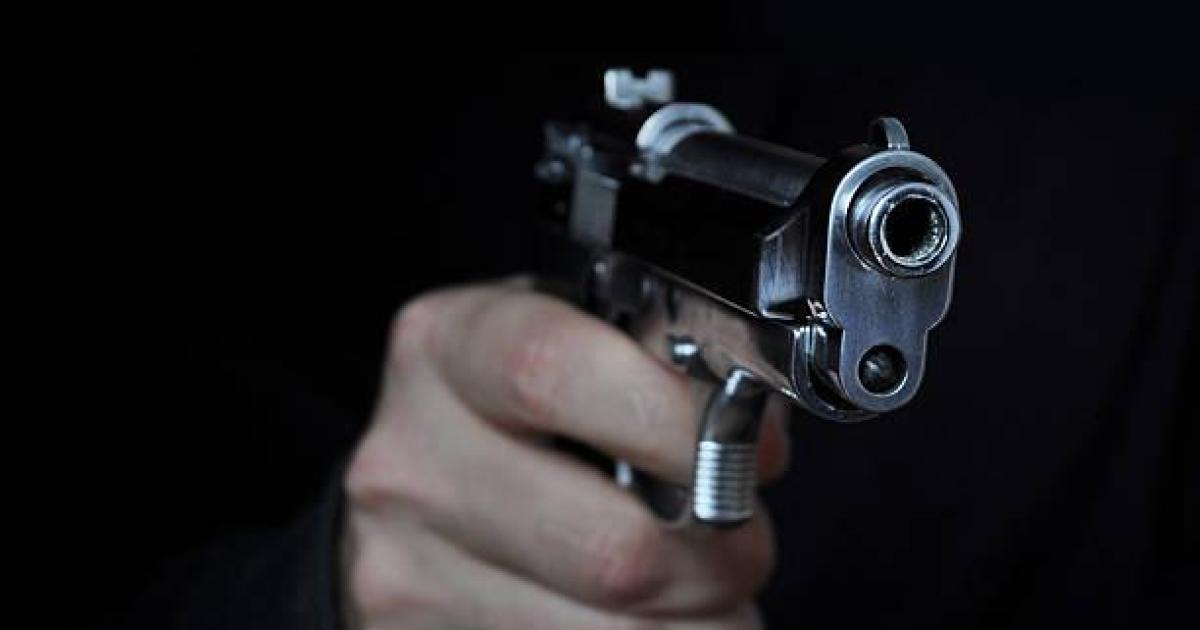 La amenazaron a punta de pistola por una deuda que mantiene desde hace 5 meses