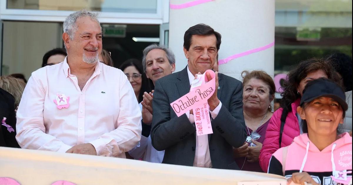 Con multitudinaria caminata cerroacute el Octubre Rosa en Parque San Martiacuten