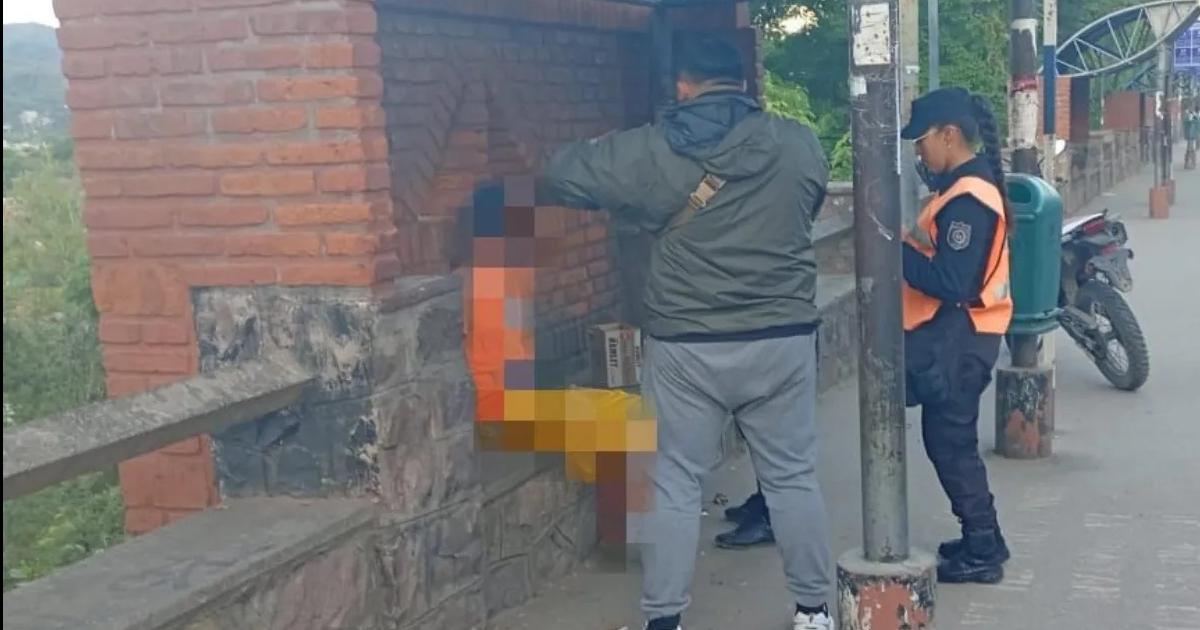 Bajo la apariencia de ser un vendedor ambulante comercializaba marihuana