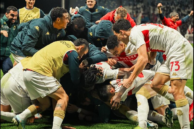 Genoa sumoacute un valioso triunfo ante Sassuolo en la Serie A