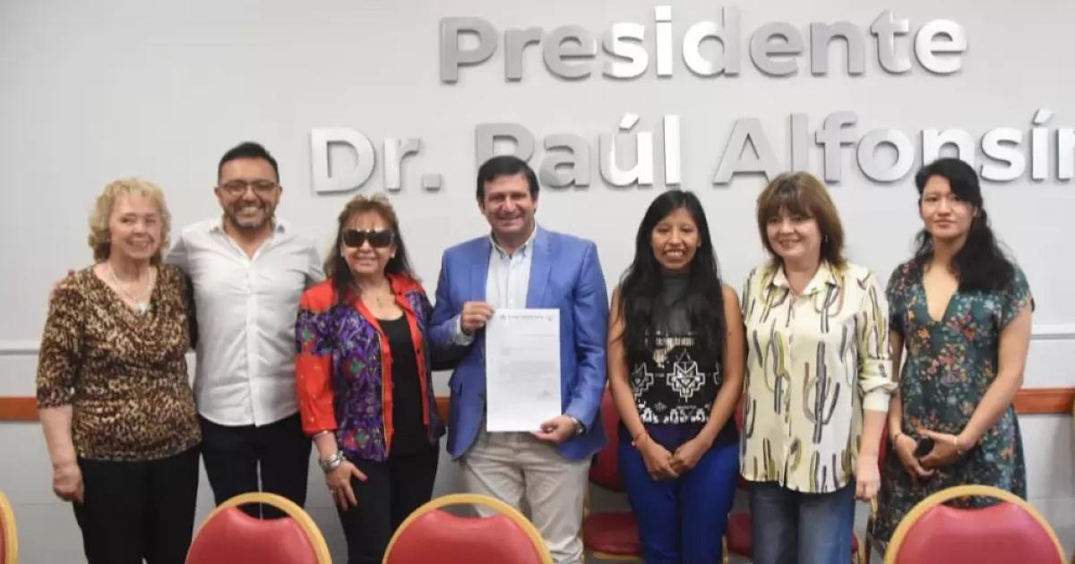 Proyecto impulsa el Diacutea del Folklorista Jujentildeo