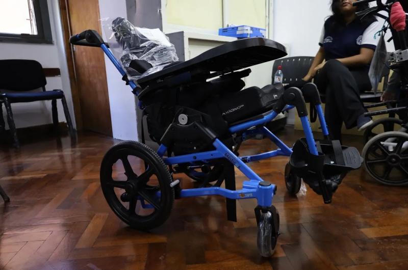  Discapacidad- Salud entregoacute equipamiento valuado en maacutes de 160 millones de pesos