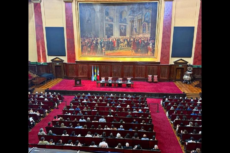 Presentaron el nuevo ldquoDerecho Penalrdquo de Zaffaroni en la UBA