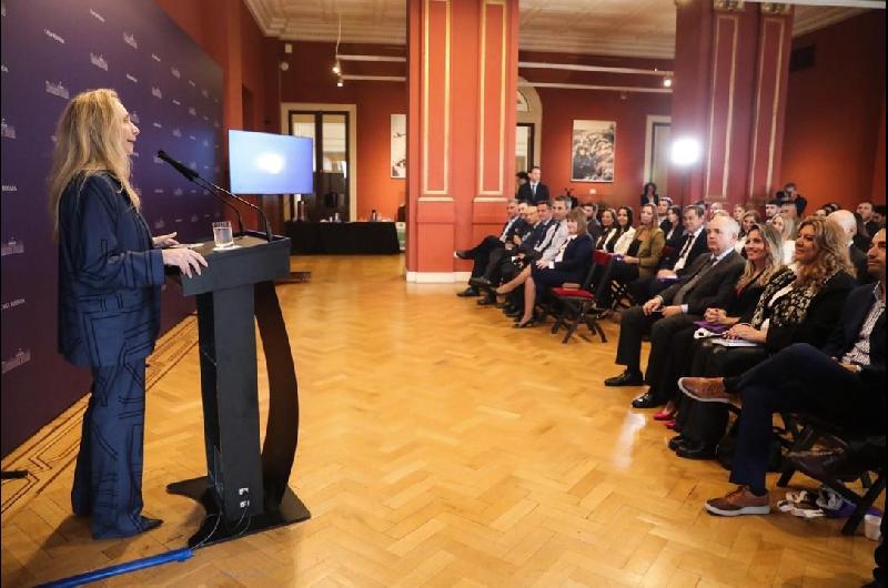 Karina Milei recibioacute a los diputados electos de LLA y les pidioacute compromiso