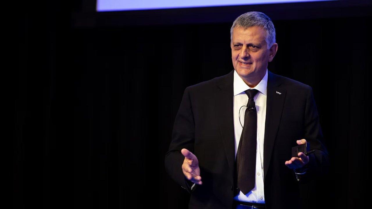 Mariacuten se refirioacute al acuerdo firmado con ADNOC y garantizoacute la creacioacuten de 50000 puestos nuevos de trabajo